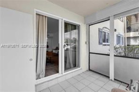 Copropriété à louer à Pompano Beach, Floride: 1 chambre, 62.71 m2 № 2042233 - photo 11