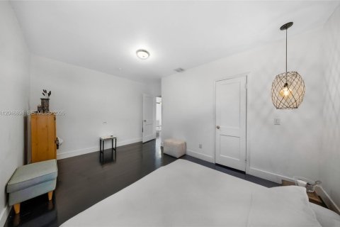 Villa ou maison à vendre à West Miami, Floride: 2 chambres, 152.82 m2 № 2172604 - photo 28