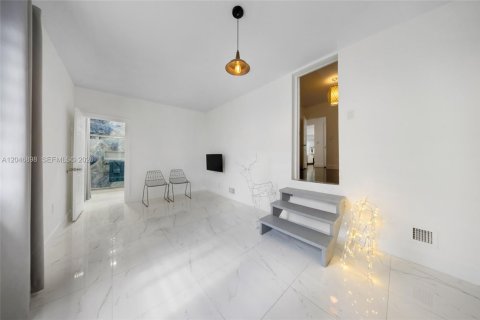 Villa ou maison à vendre à West Miami, Floride: 2 chambres, 152.82 m2 № 2172604 - photo 22