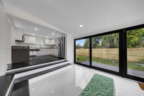 Villa ou maison à vendre à West Miami, Floride: 2 chambres, 152.82 m2 № 2172604 - photo 18