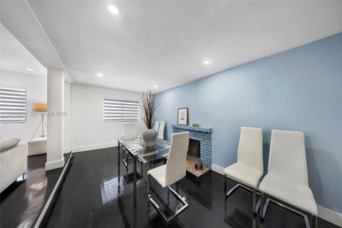 Villa ou maison à vendre à West Miami, Floride: 2 chambres, 152.82 m2 № 2172604 - photo 4