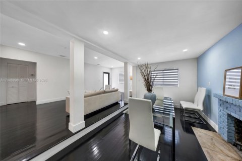 Villa ou maison à vendre à West Miami, Floride: 2 chambres, 152.82 m2 № 2172604 - photo 6