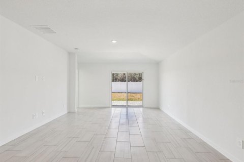 House in Palm Coast, Florida 4 bedrooms, 171.13 sq.m. № 2208476 - photo 7