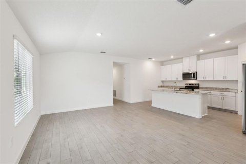 House in Palm Coast, Florida 4 bedrooms, 171.13 sq.m. № 2208476 - photo 4