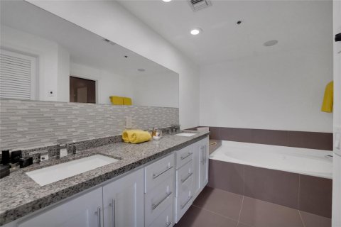 Купить кондоминиум в Помпано-Бич, Флорида 2 комнаты, 186.18м2, № 2085450 - фото 11