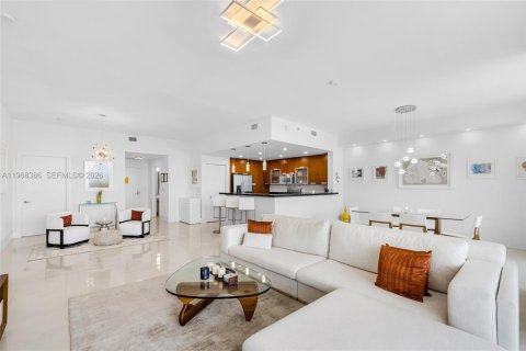 Снять в аренду кондоминиум в Норт-Бей-Виллидж, Флорида 2 спальни, 162.86м2, № 2030377 - фото 16