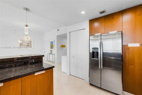 Снять в аренду кондоминиум в Норт-Бей-Виллидж, Флорида 2 спальни, 162.86м2, № 2030377 - фото 23