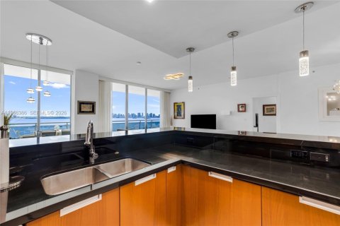 Снять в аренду кондоминиум в Норт-Бей-Виллидж, Флорида 2 спальни, 162.86м2, № 2030377 - фото 22