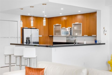 Снять в аренду кондоминиум в Норт-Бей-Виллидж, Флорида 2 спальни, 162.86м2, № 2030377 - фото 19