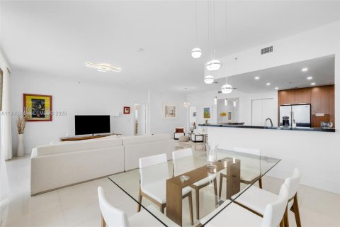 Снять в аренду кондоминиум в Норт-Бей-Виллидж, Флорида 2 спальни, 162.86м2, № 2030377 - фото 12