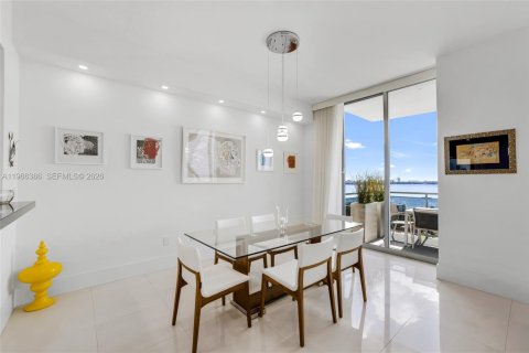 Снять в аренду кондоминиум в Норт-Бей-Виллидж, Флорида 2 спальни, 162.86м2, № 2030377 - фото 9