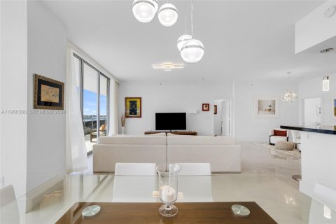 Снять в аренду кондоминиум в Норт-Бей-Виллидж, Флорида 2 спальни, 162.86м2, № 2030377 - фото 11