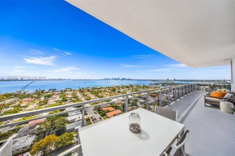 Снять в аренду кондоминиум в Норт-Бей-Виллидж, Флорида 2 спальни, 162.86м2, № 2030377 - фото 30