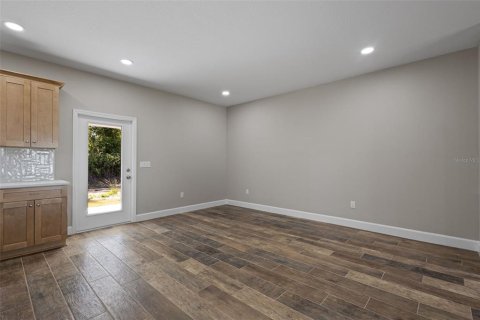 House in Trenton, Florida 3 bedrooms, 167.41 sq.m. № 2093677 - photo 10