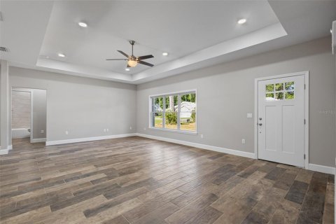 House in Trenton, Florida 3 bedrooms, 167.41 sq.m. № 2093677 - photo 9