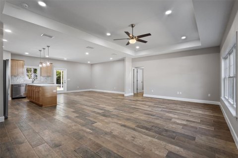 House in Trenton, Florida 3 bedrooms, 167.41 sq.m. № 2093677 - photo 4