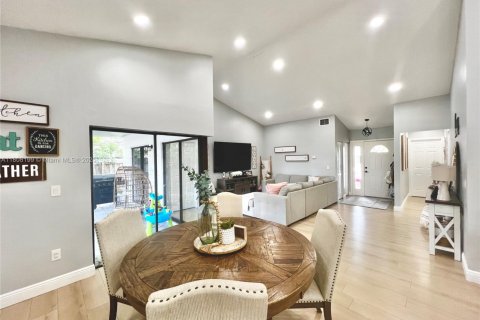 Casa en venta en Homestead, Florida, 3 dormitorios № 1748528 - foto 16