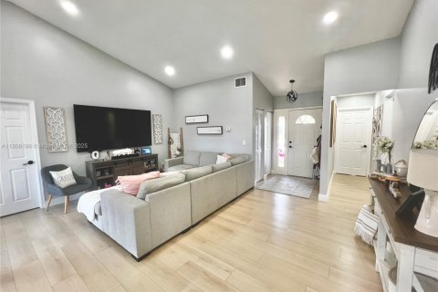 Casa en venta en Homestead, Florida, 3 dormitorios № 1748528 - foto 2
