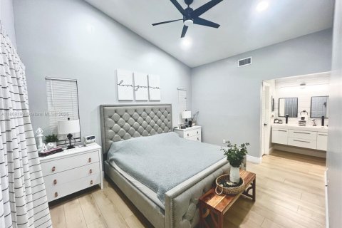 Casa en venta en Homestead, Florida, 3 dormitorios № 1748528 - foto 18