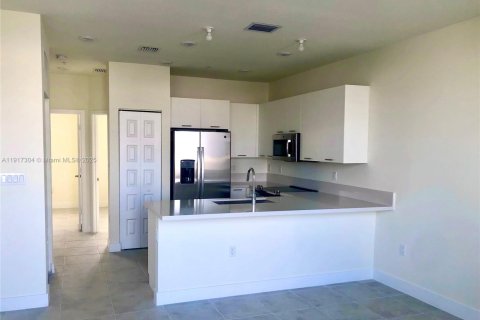 Copropriété à louer à Doral, Floride: 3 chambres № 1972526 - photo 2