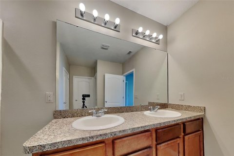 Villa ou maison à louer à Winter Haven, Floride: 4 chambres, 169.83 m2 № 2395676 - photo 8