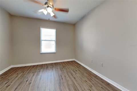 Villa ou maison à louer à Winter Haven, Floride: 4 chambres, 169.83 m2 № 2395676 - photo 12