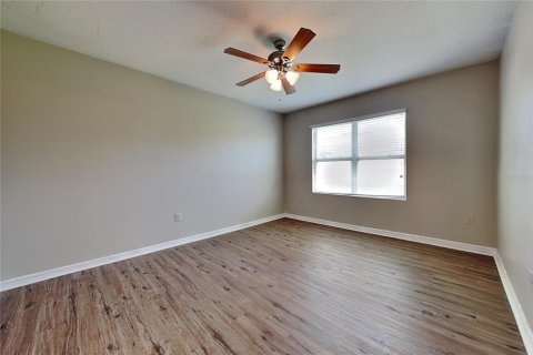 Villa ou maison à louer à Winter Haven, Floride: 4 chambres, 169.83 m2 № 2395676 - photo 6