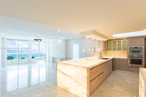 Condo in Boca Raton, Florida, 2 bedrooms  № 2053060 - photo 4