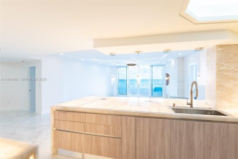 Condo in Boca Raton, Florida, 2 bedrooms  № 2053060 - photo 13