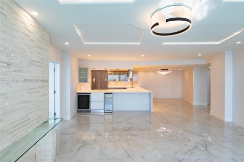 Condo in Boca Raton, Florida, 2 bedrooms  № 2053060 - photo 11