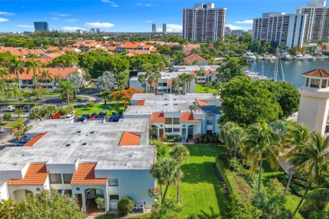 Condominio en alquiler en Aventura, Florida, 2 dormitorios, 116.22 m2 № 1895444 - foto 5