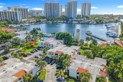 Condominio en alquiler en Aventura, Florida, 2 dormitorios, 116.22 m2 № 1895444 - foto 4