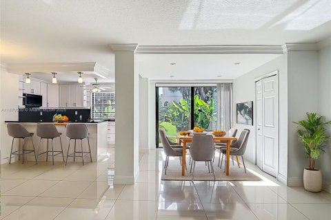 Condominio en alquiler en Aventura, Florida, 2 dormitorios, 116.22 m2 № 1895444 - foto 15