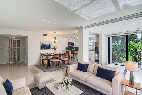 Condominio en alquiler en Aventura, Florida, 2 dormitorios, 116.22 m2 № 1895444 - foto 16