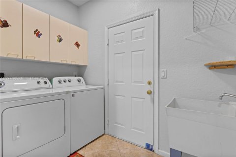 House in Wellington, Florida 3 bedrooms, 239.04 sq.m. № 1482948 - photo 15