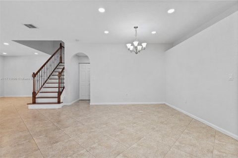 House in Wellington, Florida 3 bedrooms, 239.04 sq.m. № 1482948 - photo 2