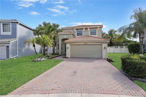 House in Wellington, Florida 3 bedrooms, 239.04 sq.m. № 1482948 - photo 1