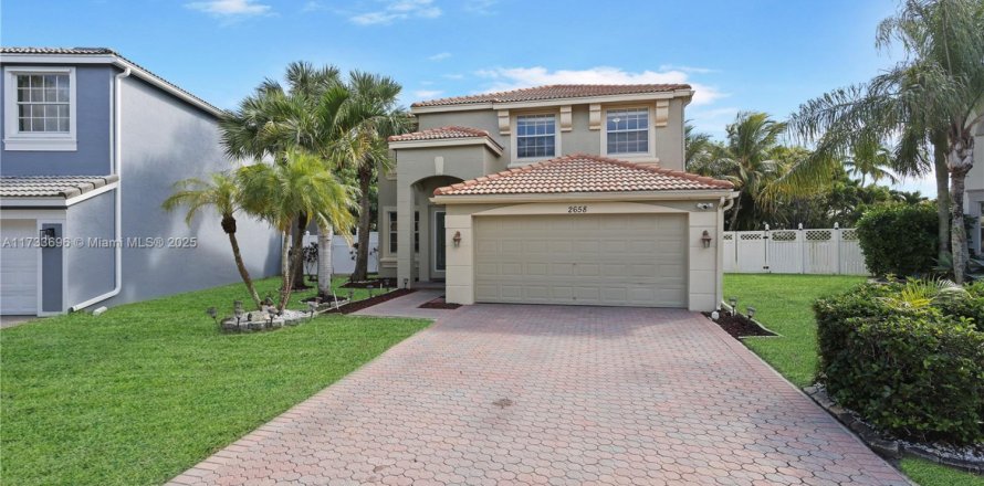House in Wellington, Florida 3 bedrooms, 239.04 sq.m. № 1482948