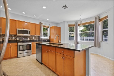 House in Wellington, Florida 3 bedrooms, 239.04 sq.m. № 1482948 - photo 11