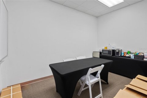 Commercial property in Orlando, Florida 73.58 sq.m. № 1617824 - photo 6