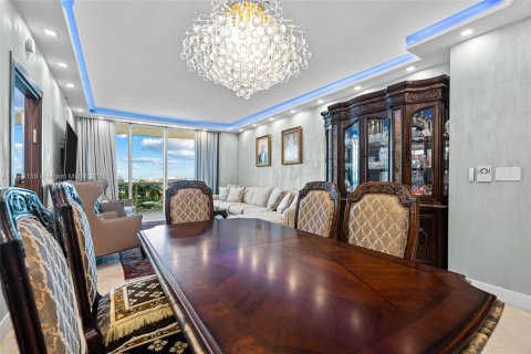 Condo in Surfside, Florida, 2 bedrooms  № 1862604 - photo 2