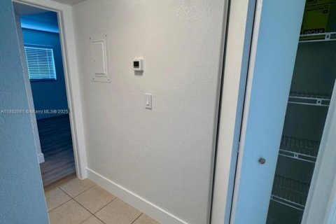 Condominio en alquiler en Fort Myers, Florida, 2 dormitorios № 2054234 - foto 8