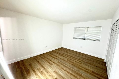 Condominio en Fort Myers, Florida, 2 dormitorios  № 2054234