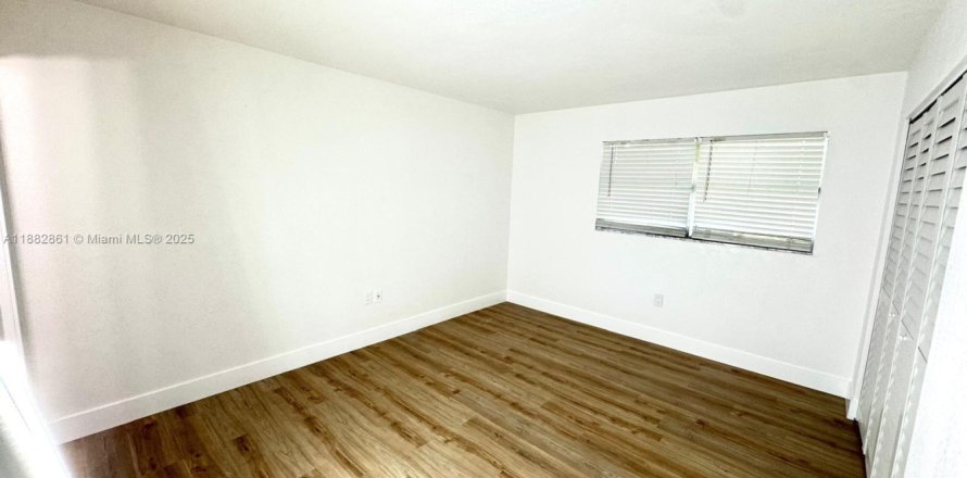 Condominio en Fort Myers, Florida, 2 dormitorios  № 2054234