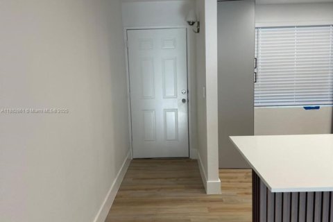 Condominio en alquiler en Fort Myers, Florida, 2 dormitorios № 2054234 - foto 14