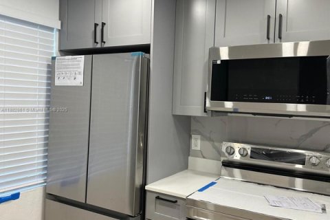 Condominio en alquiler en Fort Myers, Florida, 2 dormitorios № 2054234 - foto 15