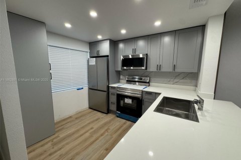 Condominio en alquiler en Fort Myers, Florida, 2 dormitorios № 2054234 - foto 30