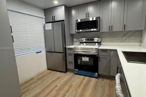Condominio en alquiler en Fort Myers, Florida, 2 dormitorios № 2054234 - foto 27