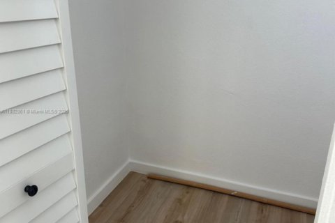 Condominio en alquiler en Fort Myers, Florida, 2 dormitorios № 2054234 - foto 19