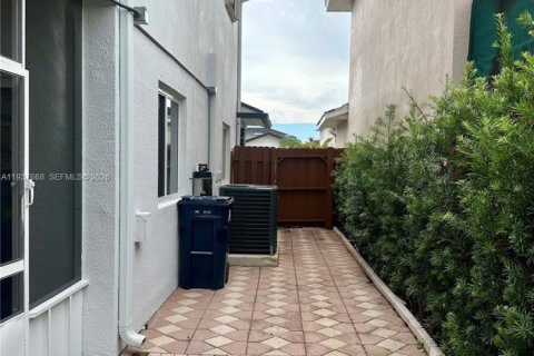 Купить виллу или дом в Майами, Флорида 4 спальни, 203.73м2, № 1995605 - фото 30